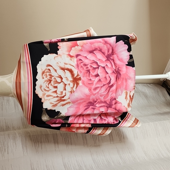 NWT Vince Camuto shawl - Picture 5 of 6